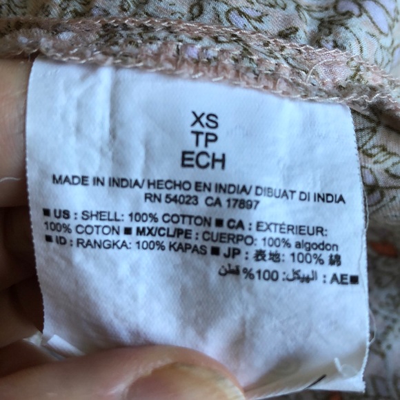 Old Navy Sweet Print Shell Top Sleeveless Pintucks - Picture 12 of 13